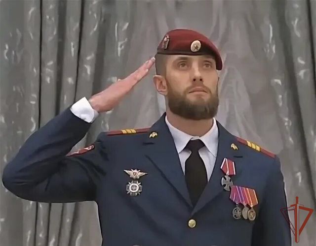 Боец спецназа Росгвардии встретился с воспитанниками детского дома на Урале 