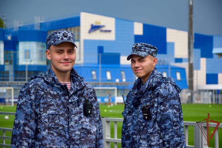Росгвардейцы обеспечили безопасность футбольного матча в Санкт-Петербурге