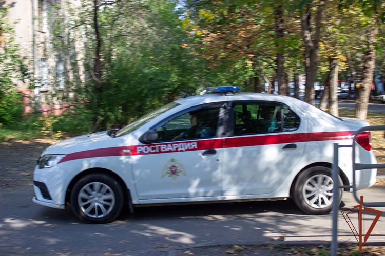 Росгвардейцы продемонстрировали журналистам из Челябинска действия  по сигналу «Тревога» (видео)