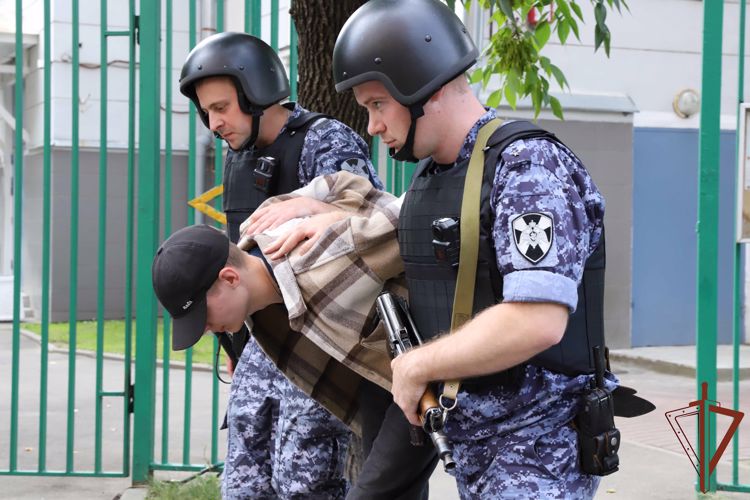 Порядка 5,5 тысяч столичных образовательных учреждений находится под надежной защитой Росгвардии