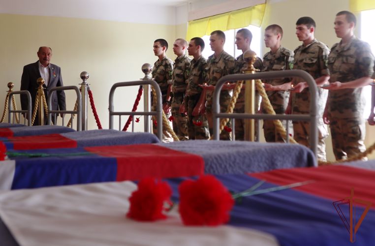 Память погибших боевых товарищей почтили росгвардейцы в Тюмени