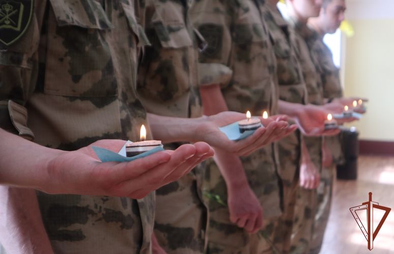 Память погибших боевых товарищей почтили росгвардейцы в Тюмени
