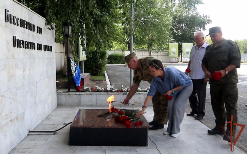 Память погибших боевых товарищей почтили росгвардейцы в Тюмени