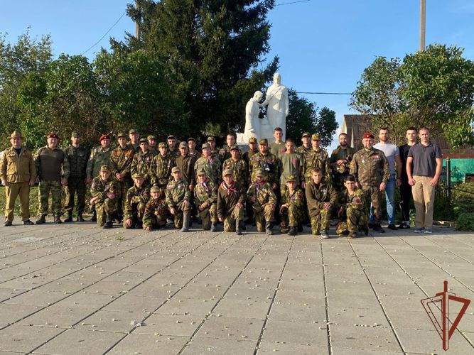 Дети военнослужащих и сотрудников Росгвардии почтили минутой молчания память воинов-дзержинцев, погибших в годы ВОВ