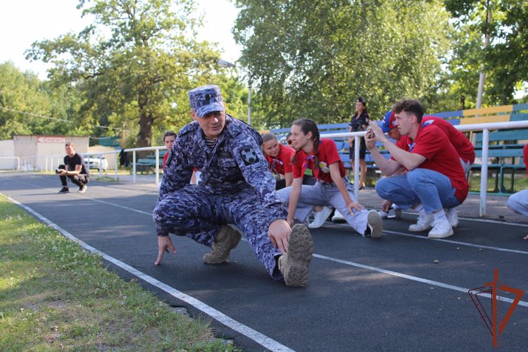 Росгвардия участвует в акции «Каникулы с Росгвардией» в Саратове