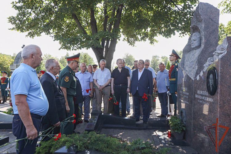 Росгвардия воздаёт почести выдающемуся военачальнику внутренних войск МВД СССР генералу армии Ивану Кирилловичу Яковлеву