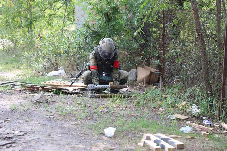 Росгвардейцы изъяли оружие и боеприпасы при выполнении задач в ЛНР  (видео)