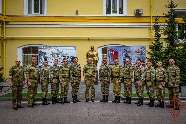 Военнослужащие подразделений по охране специальных грузов отмечают 75-летний юбилей
