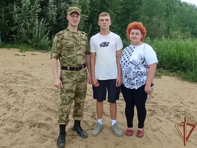 Росгвардеец спас утопающего подростка в Томской области (видео)
