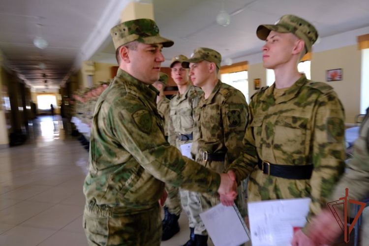 Мероприятия всероссийской акции «В память о службе в Росгвардии» завершились в Уральском округе