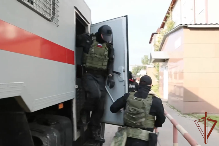 Спецназ Росгвардии обеспечил проведение оперативно-профилактического мероприятия в Ленинградской области