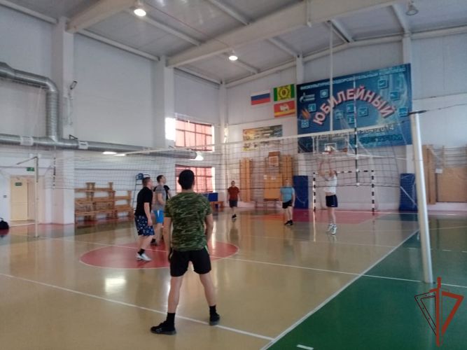 Спортивные турниры и фестивали в рамках всероссийского проекта «Зарядись энергией с Росгвардией» состоялись на Урале в День физкультурника (видео)