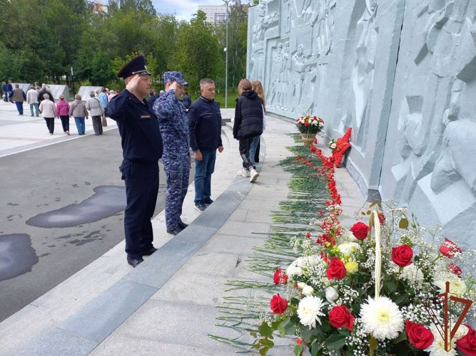 Росгвардейцы на Урале почтили память погибших в Курской битве