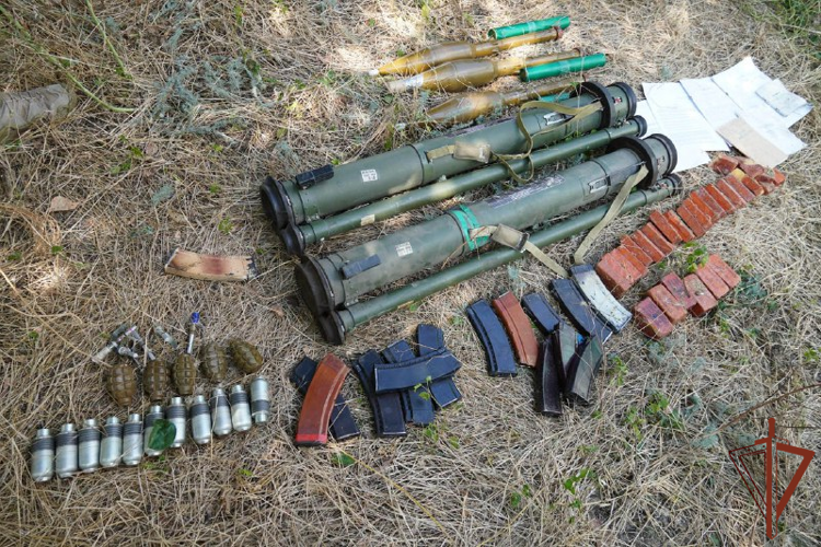 Более 10 кг тротила обнаружили в украинском схроне росгвардейцы в ДНР