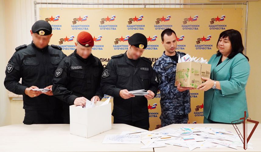 Дети  из Ростова-на-Дону поддержали росгвардейцев - участников спецоперации