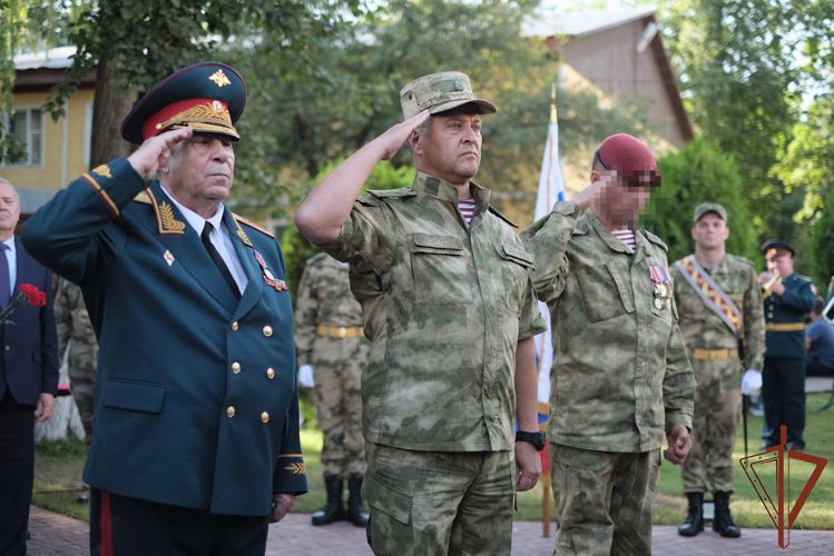 Памятник бойцам отряда спецназа Росгвардии «Пересвет»  открыли в Москве  