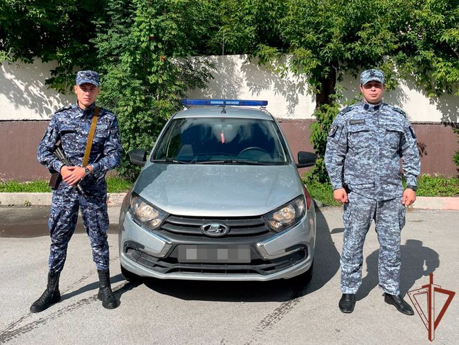 Росгвардейцы в Кузбассе оказали помощь жителям при пожаре в магазине