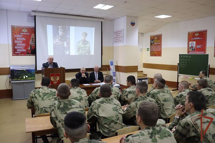  Росгвардия провела тематические мероприятия в день 75-летия Героя России Анатолия Романова в Сибири