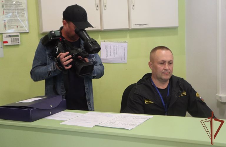 Ведомственные авторские программы о Росгвардии вышли в эфир на Урале (видео)