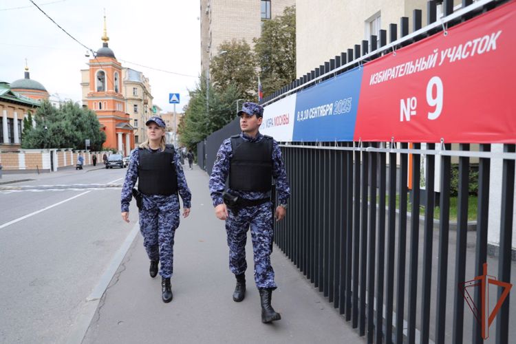 Росгвардия обеспечила безопасность москвичей и гостей столицы в день города