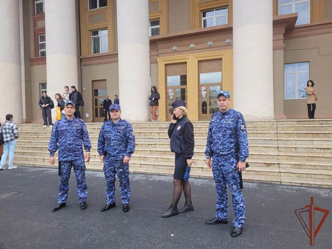 Росгвардия обеспечила безопасность проведения Дня знаний на Урале