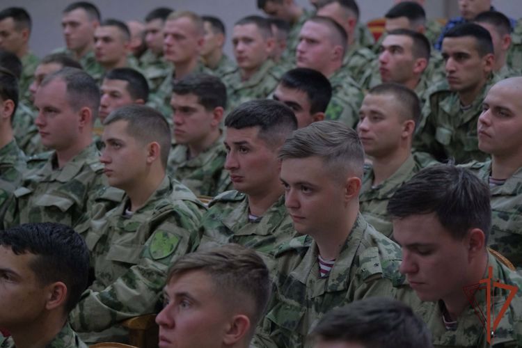 Открылся учебно-методический сбор с офицерами-выпускниками военных вузов в Уральском округе Росгвардии