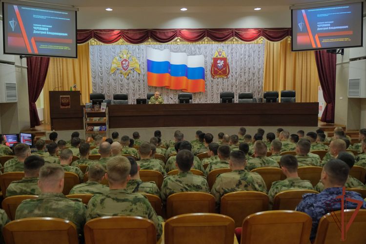 Открылся учебно-методический сбор с офицерами-выпускниками военных вузов в Уральском округе Росгвардии