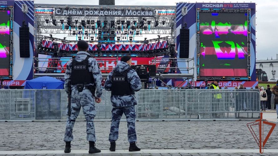 Росгвардия обеспечила безопасность москвичей и гостей столицы в день города
