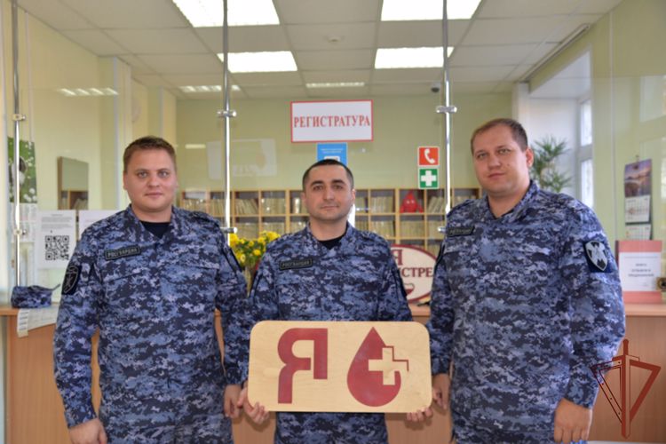 Благотворительную донорскую акцию поддержали росгвардейцы в  Зауралье 