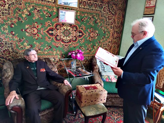 Росгвардейцы поздравили ветерана Великой Отечественной войны с 97-летием 
