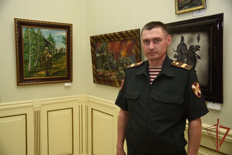 Выставка работ художника  из Росгвардии  открылась в Грозном