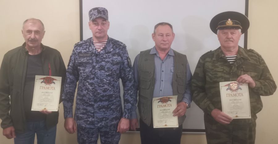 В регионах ЦФО росгвардейцы поздравили граждан преклонного возраста с Международным днём пожилого человека