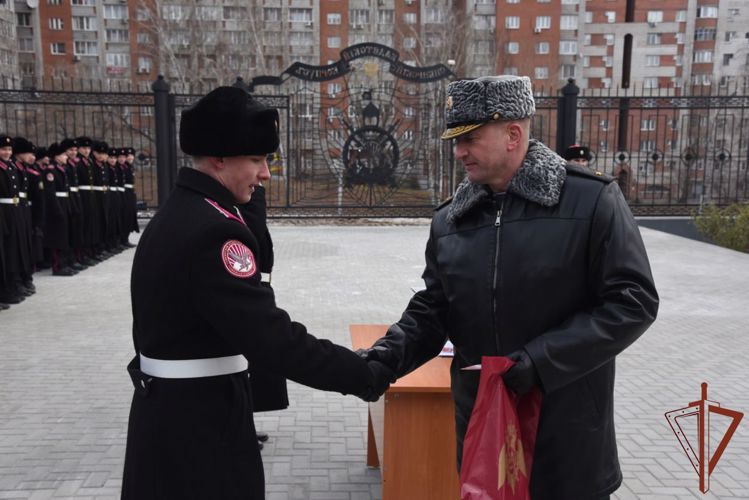 Командование Сибирского округа Росгвардии поздравило воспитанников кадетского корпуса с принятием клятвы кадета