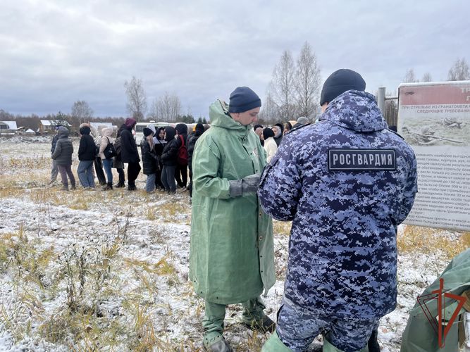 Росгвардейцы проводят встречи с допризывной молодежью в Центральном федеральном округе