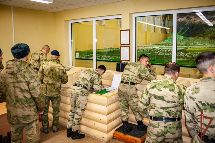 Командующий Северо-Западным округом Росгвардии проверил готовность подразделений бригады в Ленинградской области  
