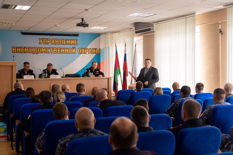 В подразделениях вневедомственной охраны Росгвардии на юге России состоялись праздничные мероприятия