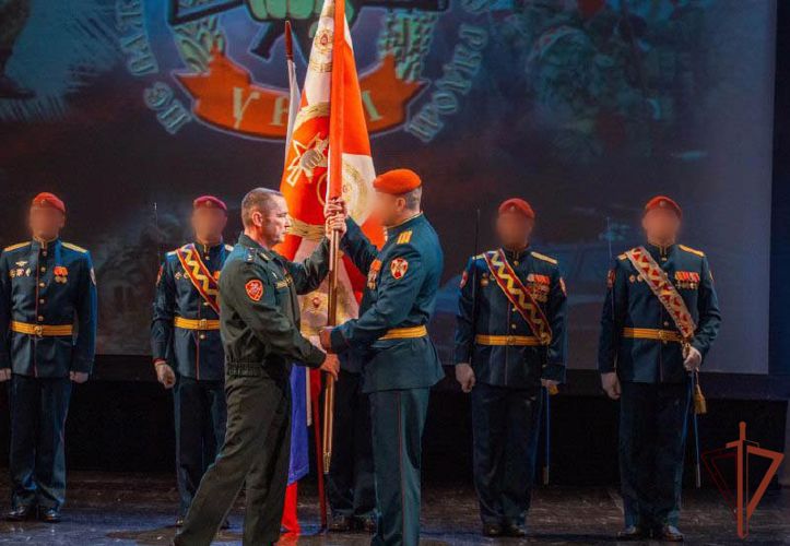 Отряду специального назначения «Урал» Росгвардии вручено боевое знамя нового образца (видео)