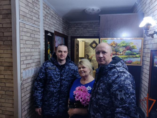 Росгвардейцы отметили День матери на Урале