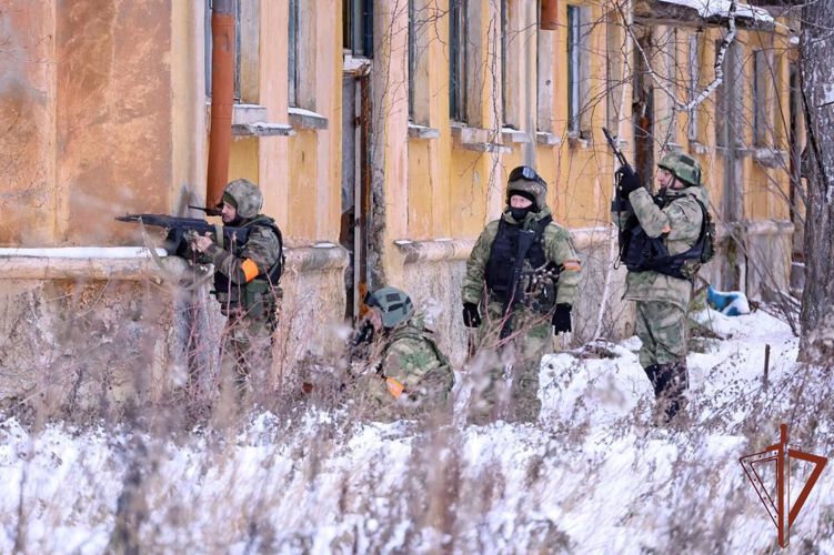 Спецназ Росгвардии принял участие в антитеррористическом учении на Урале