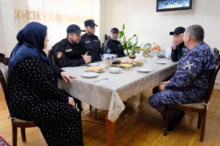 Росгвардейцы отметили День матери на Северном Кавказе
