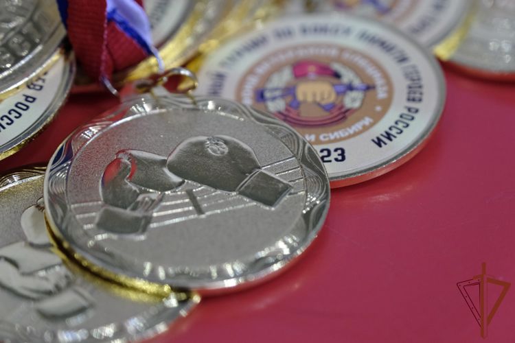 Состоялся посвященный  памяти Героев России — бойцов войск правопорядка детский турнир по боксу на Урале (видео)