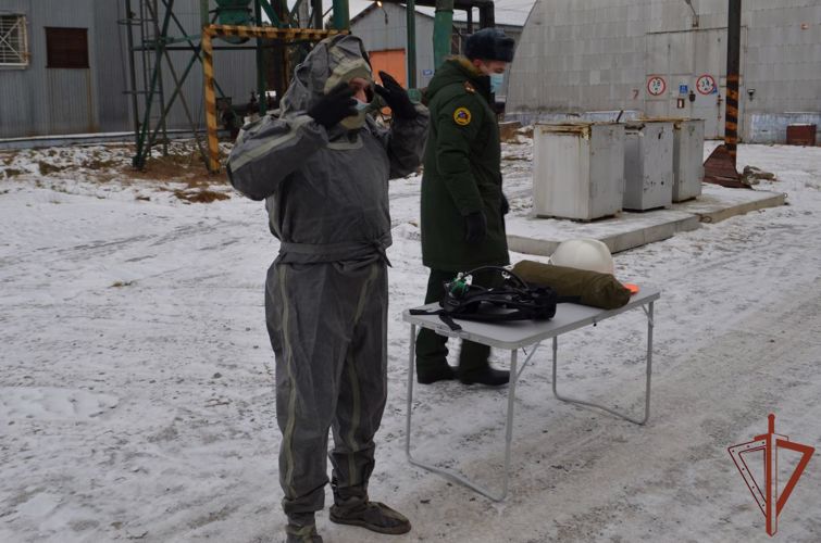 Сбор с начальниками караулов по охране специальных грузов завершился в Уральском округе Росгвардии
