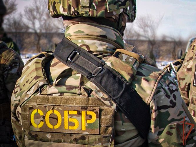 Сотрудники спецназа Росгвардии задержали подозреваемого в незаконном лишении свободы человека в Республике Алтай 