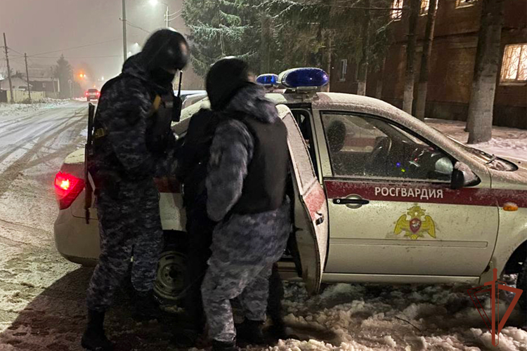 Сотрудники Росгвардии задержали подозреваемого в нанесении ножевых ранений в Туле
