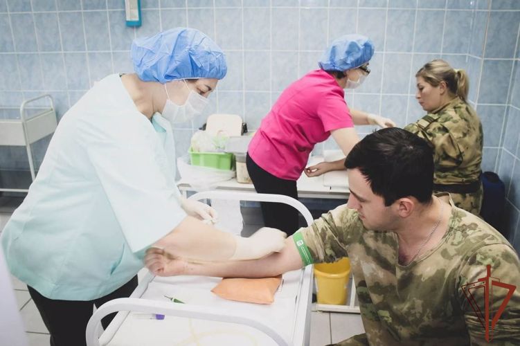 Росгвардейцы из Томской области пополнили регистр доноров костного мозга