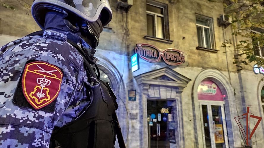 Севастопольские росгвардейцы задержали проникшего на охраняемый объект злоумышленника 