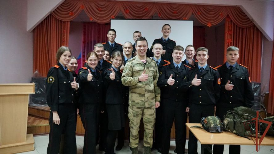 Росгвардейцы провели патриотические мероприятия для подрастающего поколения в регионах ЦФО