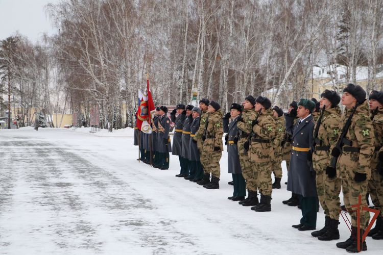 В озерском соединении Уральского округа Росгвардии новобранцы присягнули на верность Отечеству