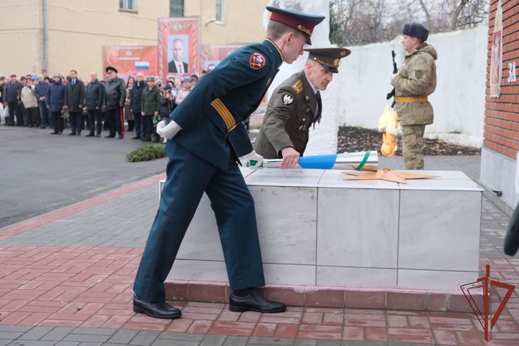 Состоялись посвященные погибшим сотрудникам и военнослужащим органов внутренних дел памятные мероприятия в Центральном округе Росгвардии