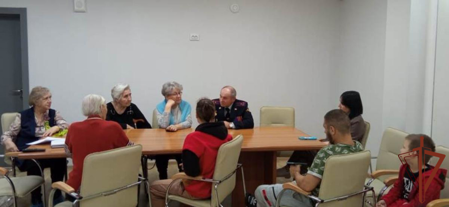 Ветераны и офицеры Росгвардии провели патриотическую встречу с воспитанниками подшефного детского дома в Югре